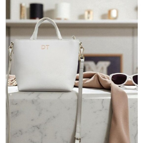 TDE White Structured Leather Tote Bag DT Logo Gold Hardware Crossbody Strap - Picture 15 of 15
